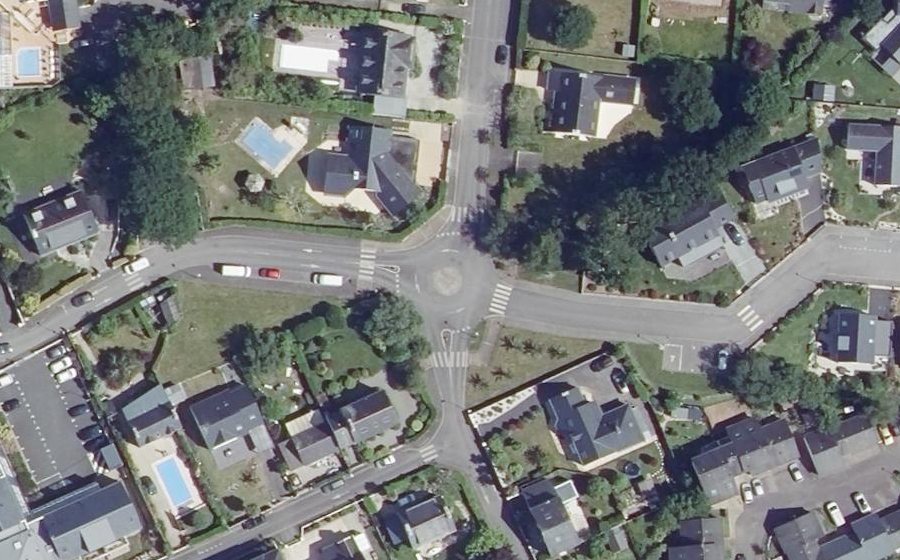 Vue aérienne du Rond-point anonyme n°449276949