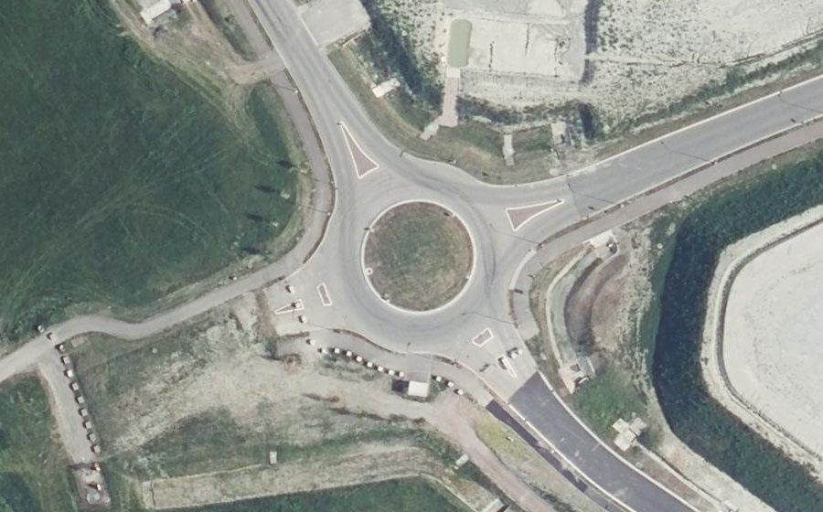 Vue aérienne du Rond-point anonyme n°449352103