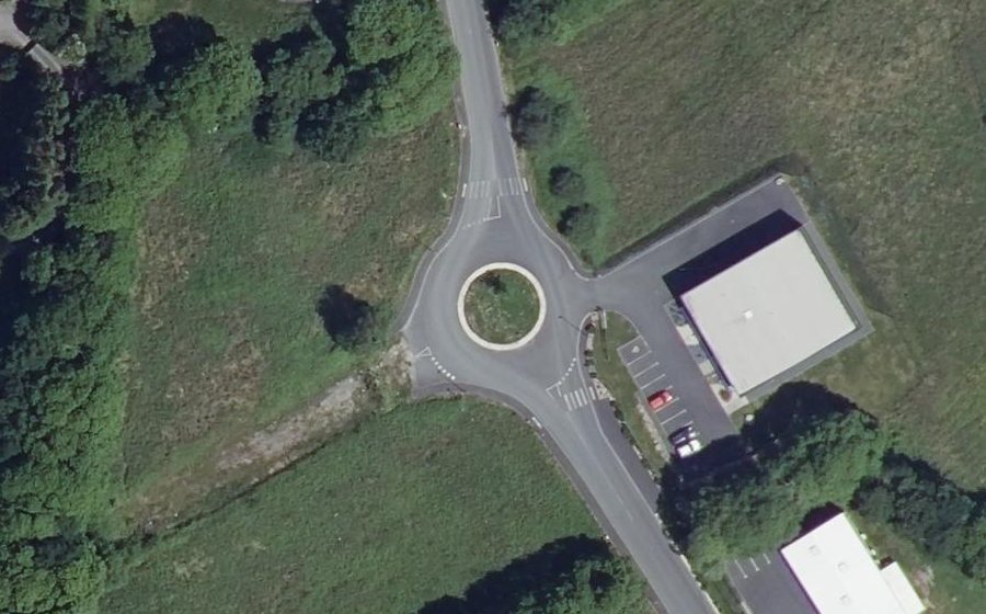Vue aérienne du Rond-point anonyme n°449452785
