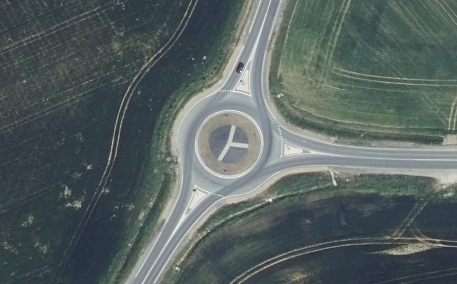 Vue aérienne du Rond-point anonyme n°450796877