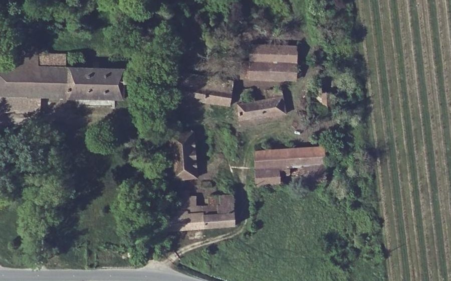 Vue aérienne du Rond-point anonyme n°450905095