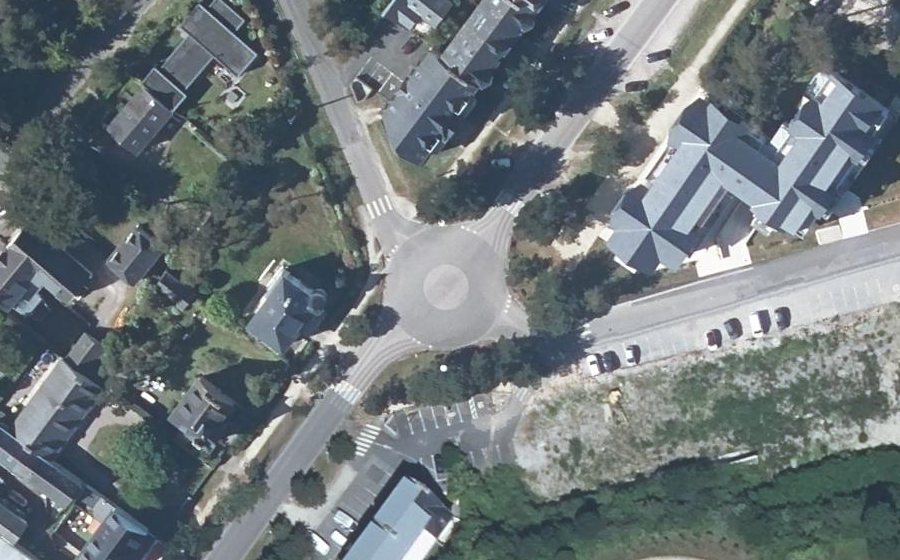Vue aérienne du Rond-point anonyme n°45101067