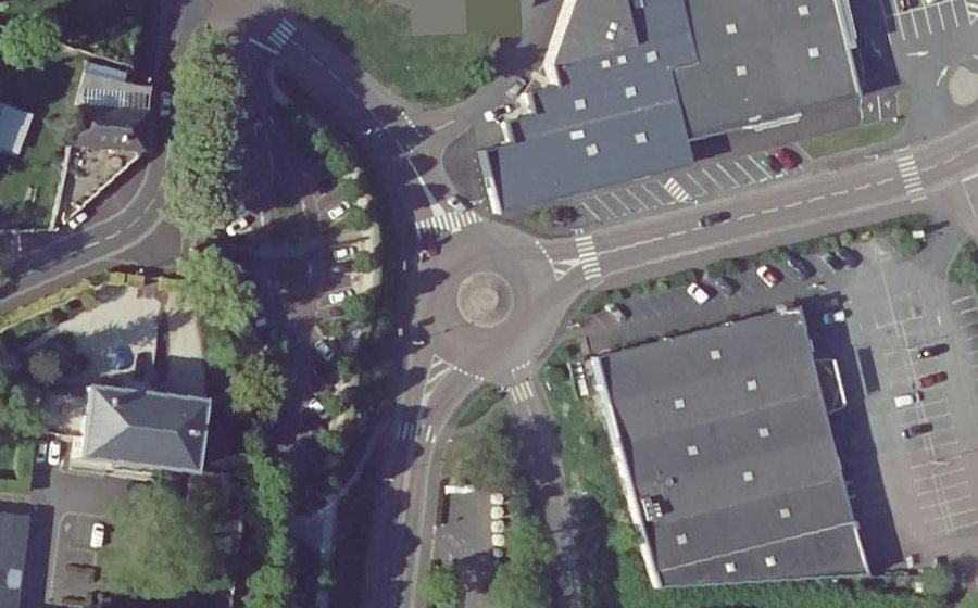 Vue aérienne du Rond-point anonyme n°45101944
