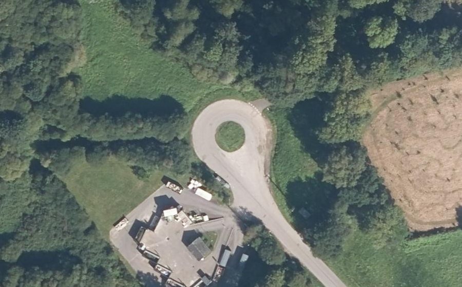 Vue aérienne du Rond-point anonyme n°451039878