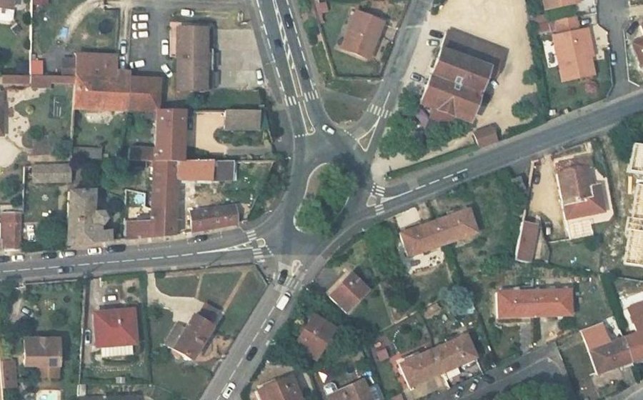 Vue aérienne du Rond-point anonyme n°45106407
