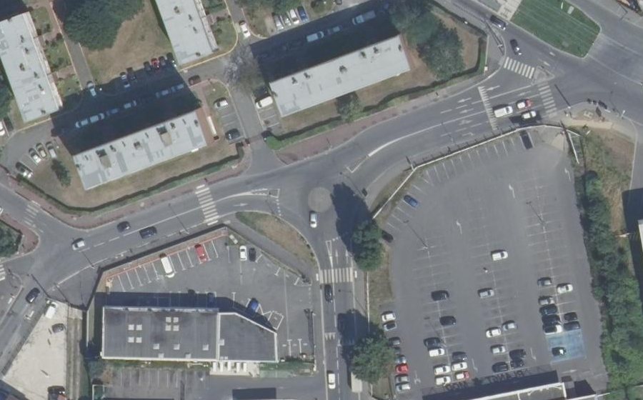 Vue aérienne du Rond-point anonyme n°451421991