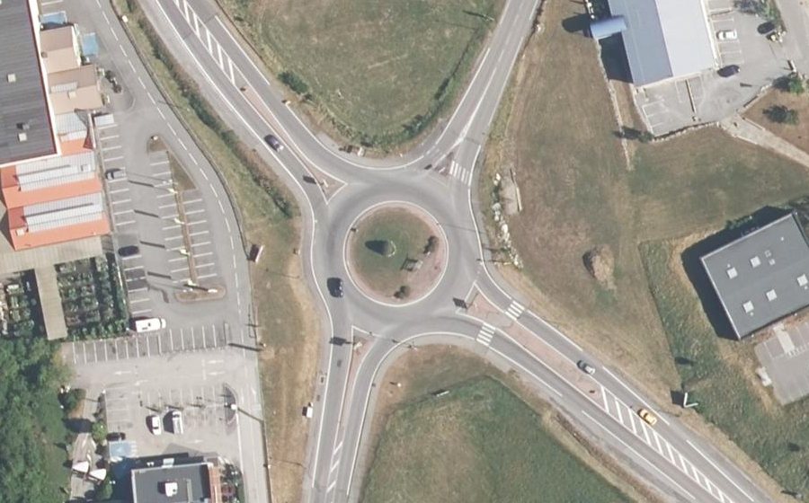 Vue aérienne du Rond-point anonyme n°45177327