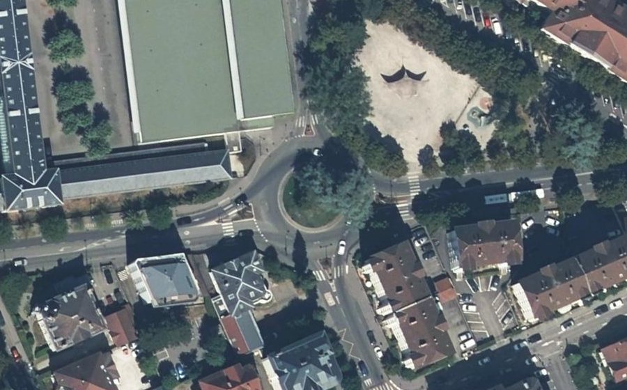 Vue aérienne du Rond-point anonyme n°4519040
