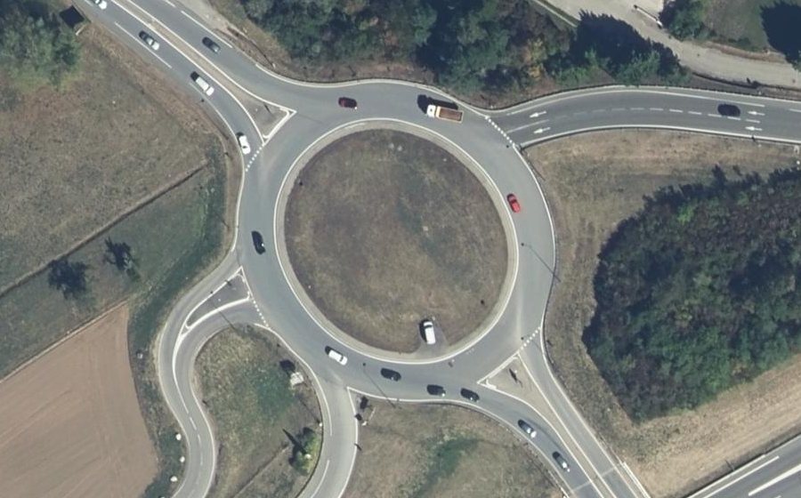 Vue aérienne du Rond-point anonyme n°4519049