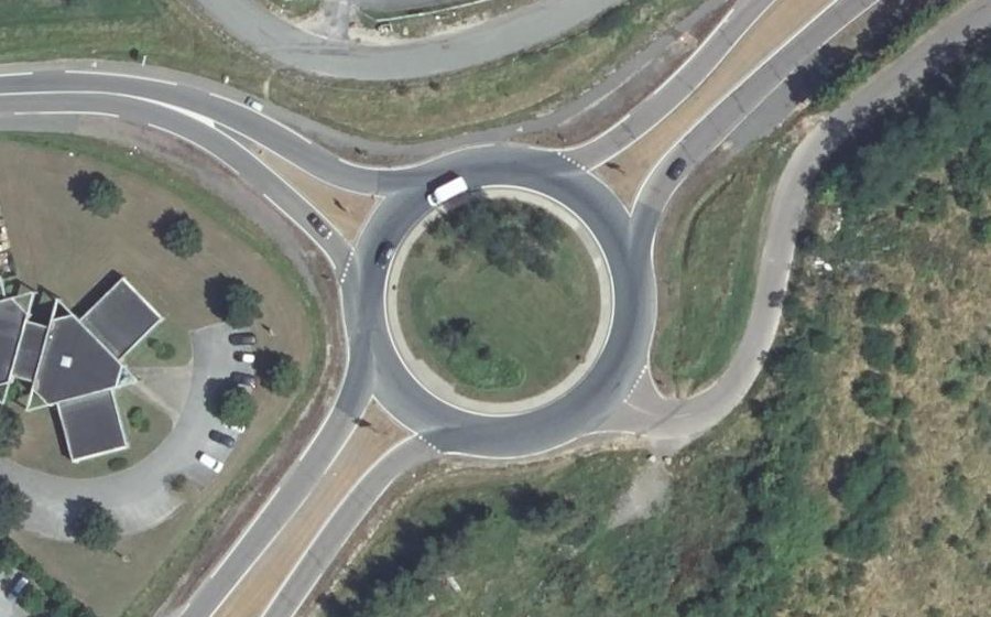 Vue aérienne du Rond-point anonyme n°4524973