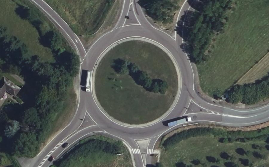Vue aérienne du Rond-point anonyme n°4525074