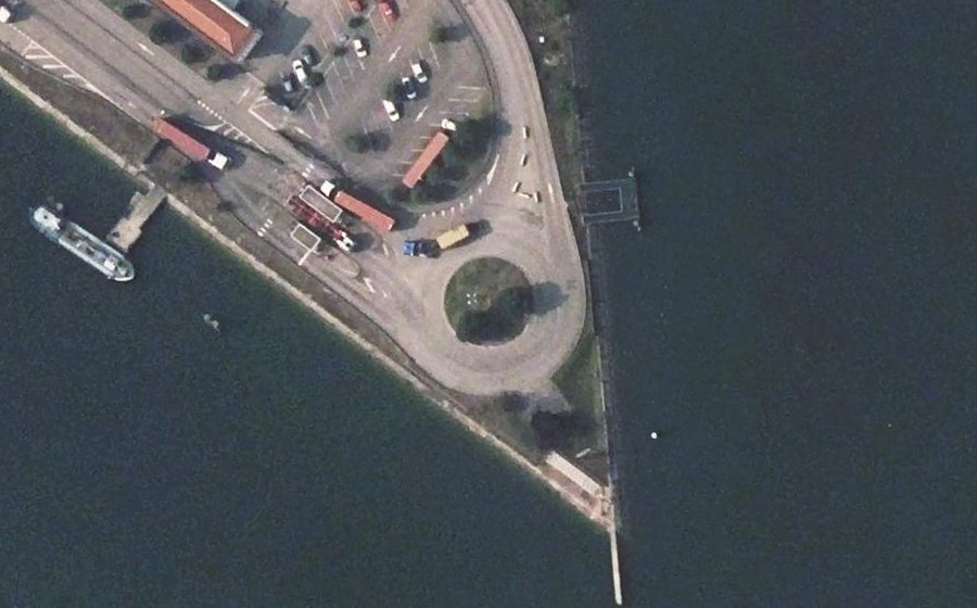 Vue aérienne du Rond-point anonyme n°45259432