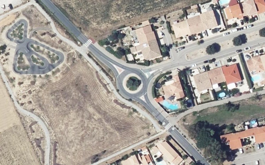 Vue aérienne du Rond-point anonyme n°452718705