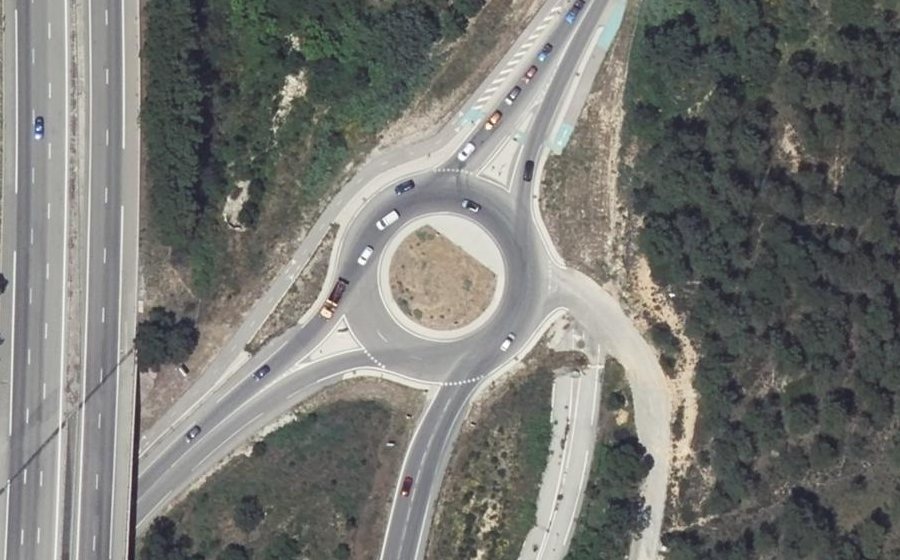 Vue aérienne du Rond-point anonyme n°452862773