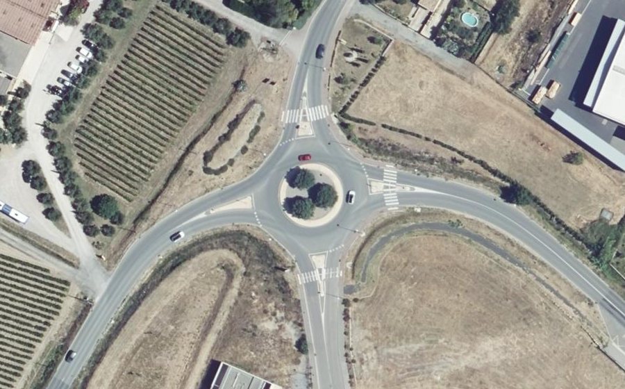Vue aérienne du Rond-point anonyme n°453015458