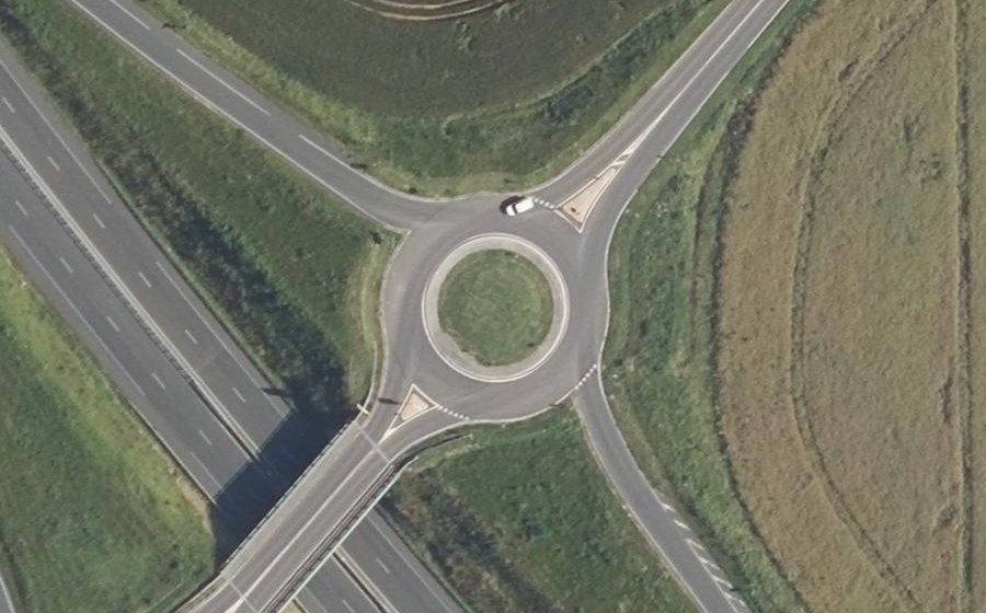 Vue aérienne du Rond-point anonyme n°453326532