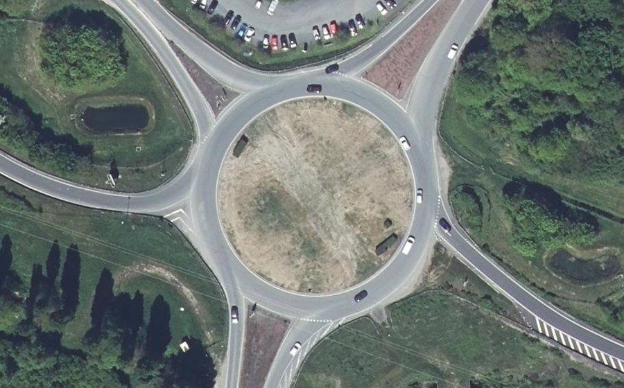 Vue aérienne du Rond-point anonyme n°4533918