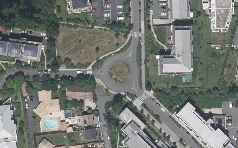 Vue aérienne du Rond-point anonyme n°453546644