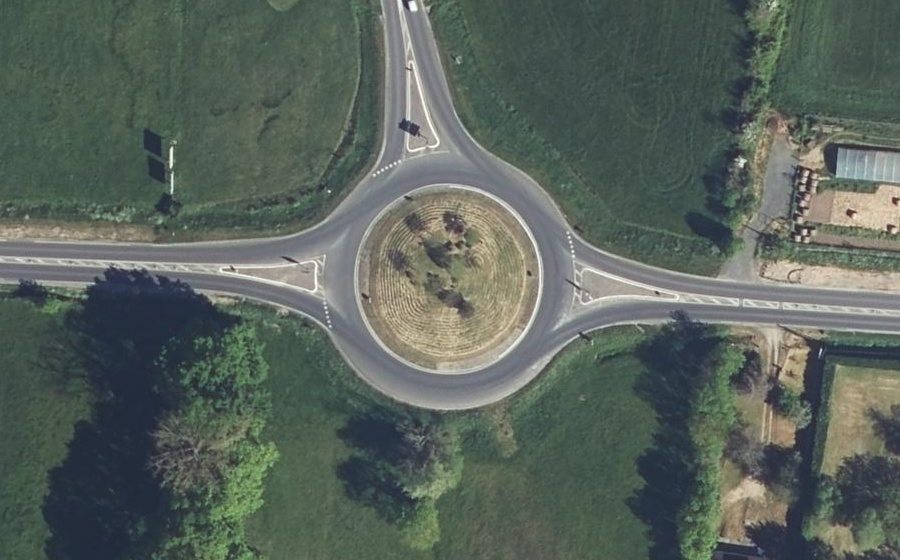Vue aérienne du Rond-point anonyme n°4536774