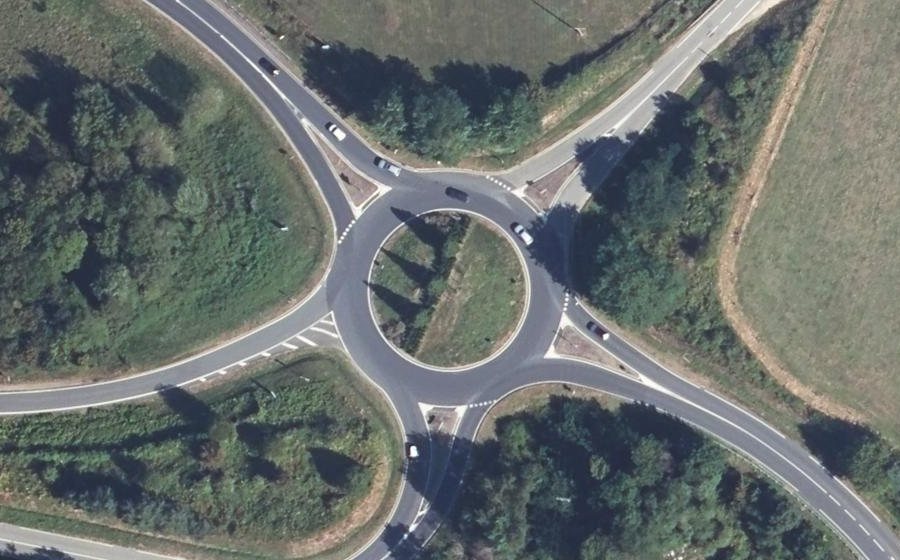Vue aérienne du Rond-point anonyme n°4536824