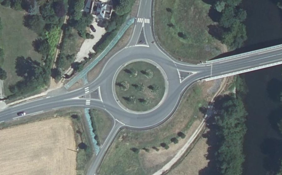Vue aérienne du Rond-point anonyme n°45378046