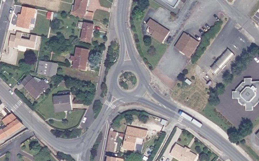Vue aérienne du Rond-Point de l'Ordre National du Mérite