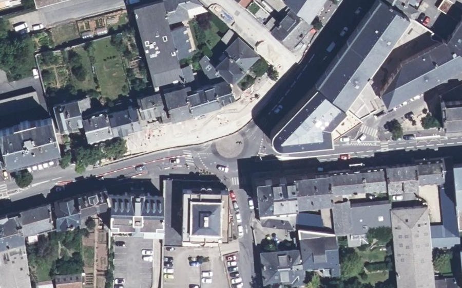 Vue aérienne du Rond-point anonyme n°45425013