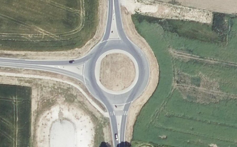 Vue aérienne du Rond-point anonyme n°454311004