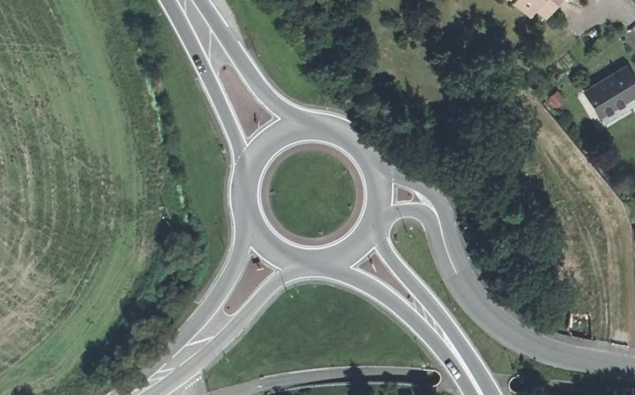 Vue aérienne du Rond-point anonyme n°45438386