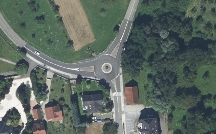 Vue aérienne du Rond-point anonyme n°45438721