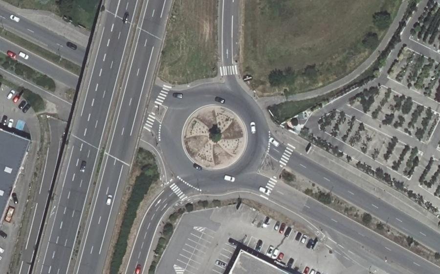 Vue aérienne du Rond-point anonyme n°4545114