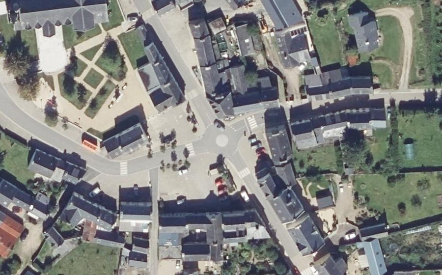 Vue aérienne du Rond-point anonyme n°454691616