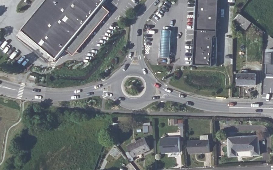 Vue aérienne du Rond-point anonyme n°45500664