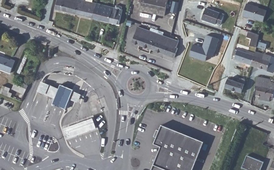 Vue aérienne du Rond-point anonyme n°45502566