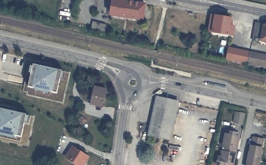 Vue aérienne du Rond-point anonyme n°45512551