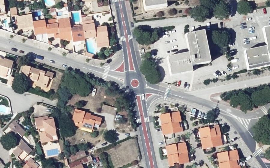 Vue aérienne du Rond-point anonyme n°455154941