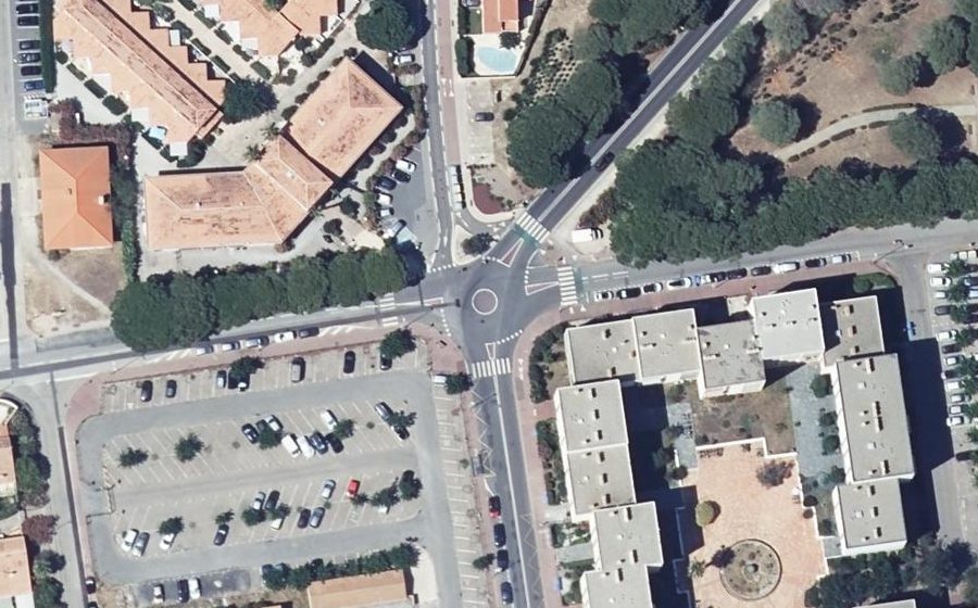 Vue aérienne du Rond-point anonyme n°455154951