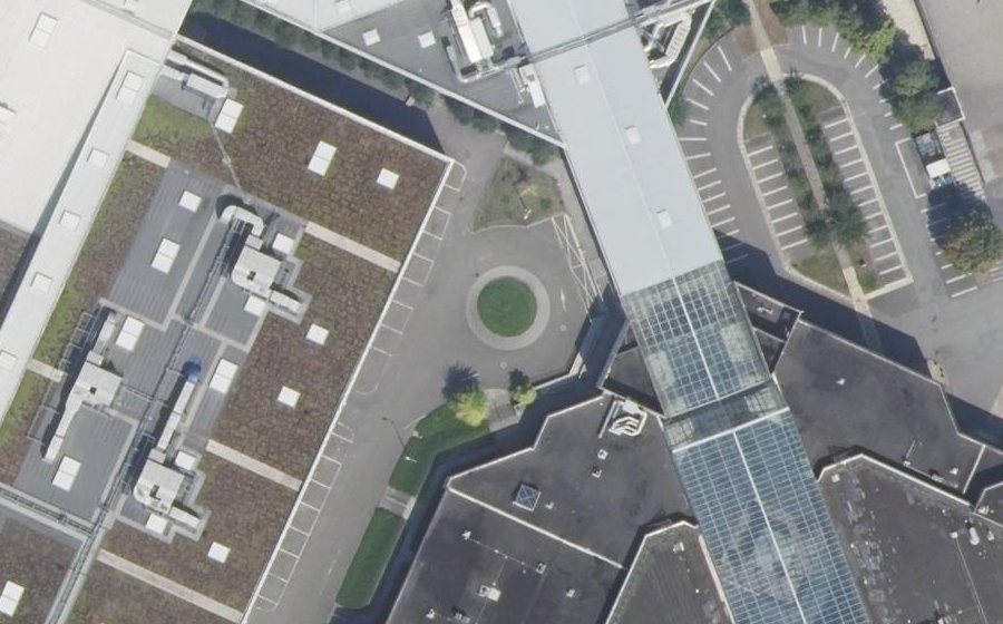 Vue aérienne du Rond-point anonyme n°455449045