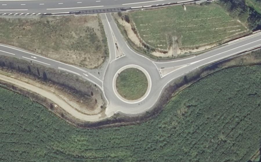 Vue aérienne du Rond-point anonyme n°455494560