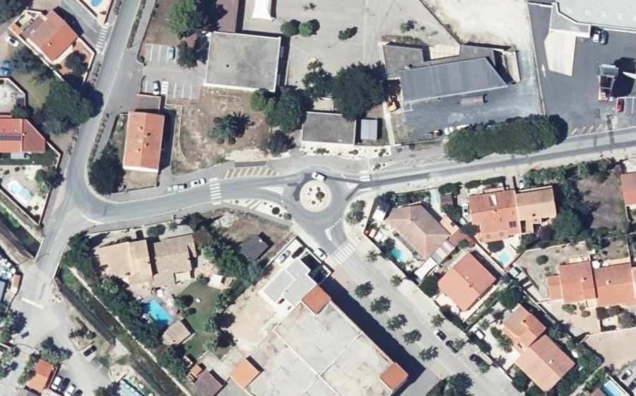 Vue aérienne du Rond-point anonyme n°455519622
