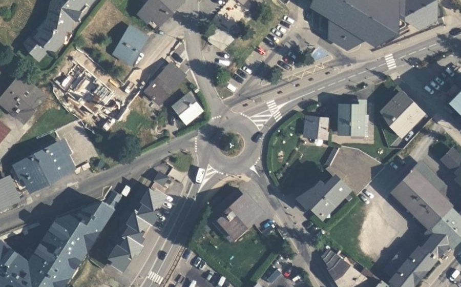 Vue aérienne du Rond-point anonyme n°45628290