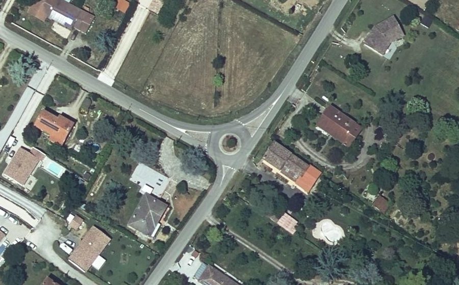 Vue aérienne du Rond-point anonyme n°456961211