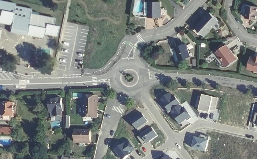Vue aérienne du Rond-point anonyme n°45758890