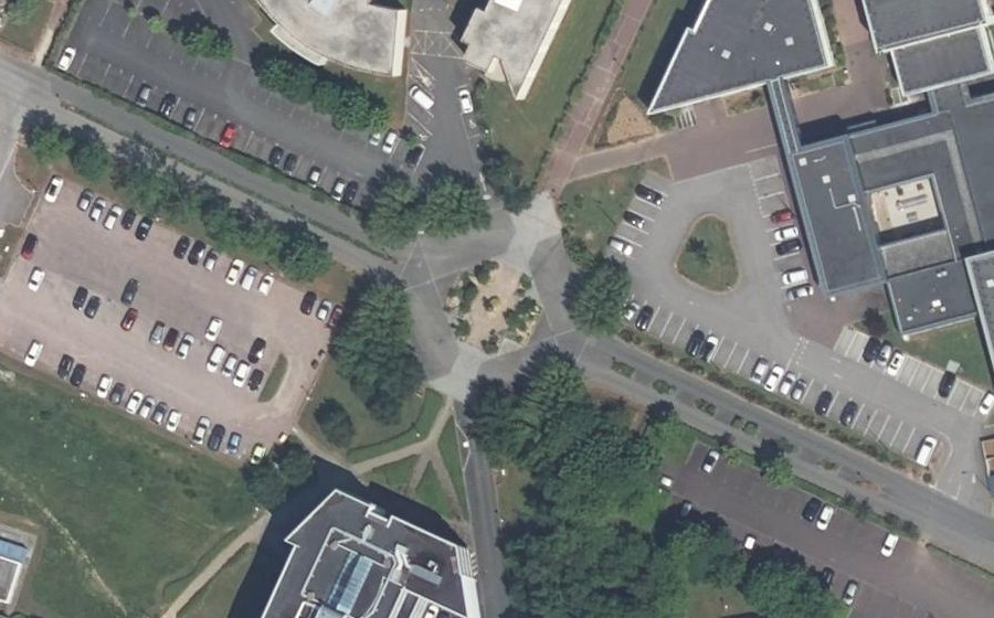 Vue aérienne du Rond-point anonyme n°4576895