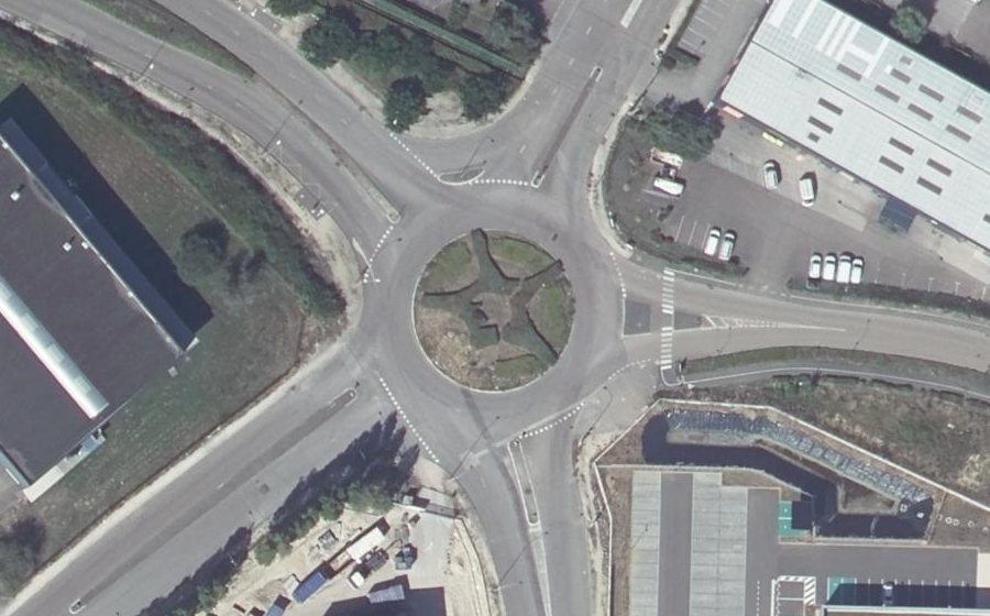 Vue aérienne du Rond-point anonyme n°4577249