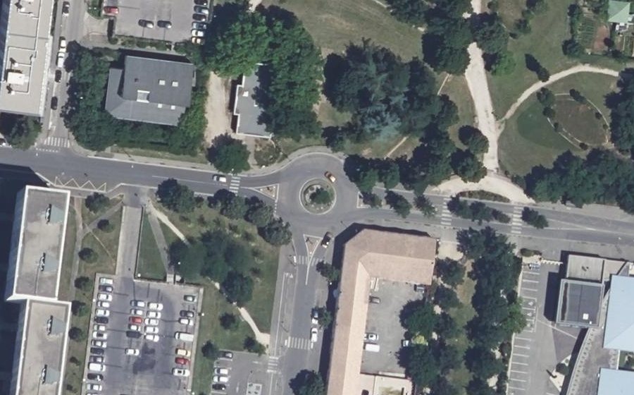 Vue aérienne du Rond-point anonyme n°4577485