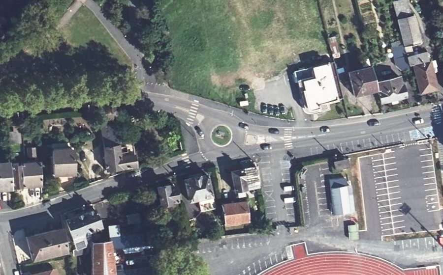 Vue aérienne du Rond-point anonyme n°457749552