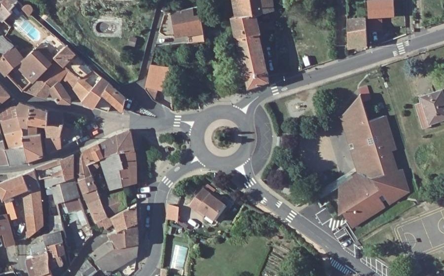 Vue aérienne du Rond-point anonyme n°45777271