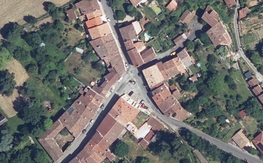 Vue aérienne du Rond-point anonyme n°457800584