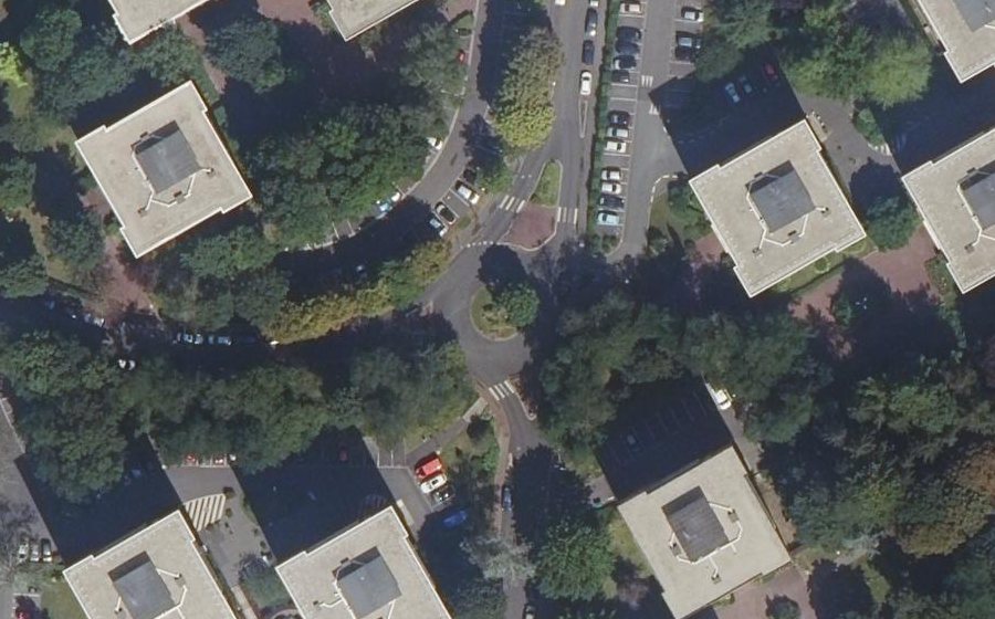 Vue aérienne du Rond-point anonyme n°458033716